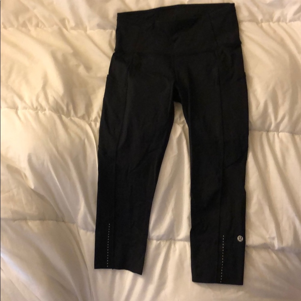 Lululemon Fast Pace Crop - Picture 5 of 5